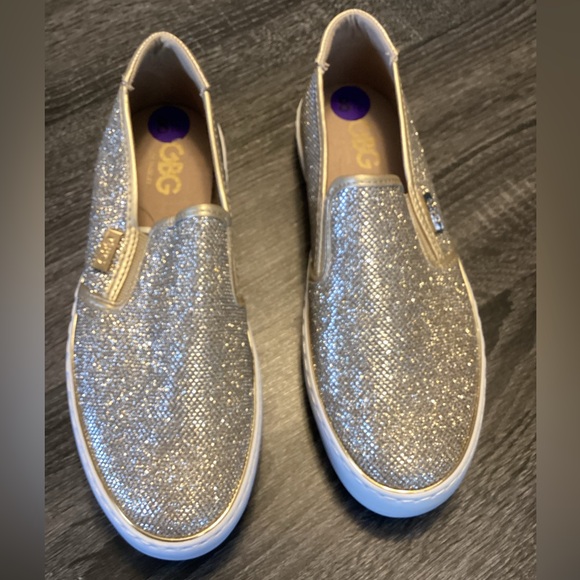 Guess GBG LA NWOT Gold Glitter Slip On Sneakers. Size 8.5. - Picture 1 of 10